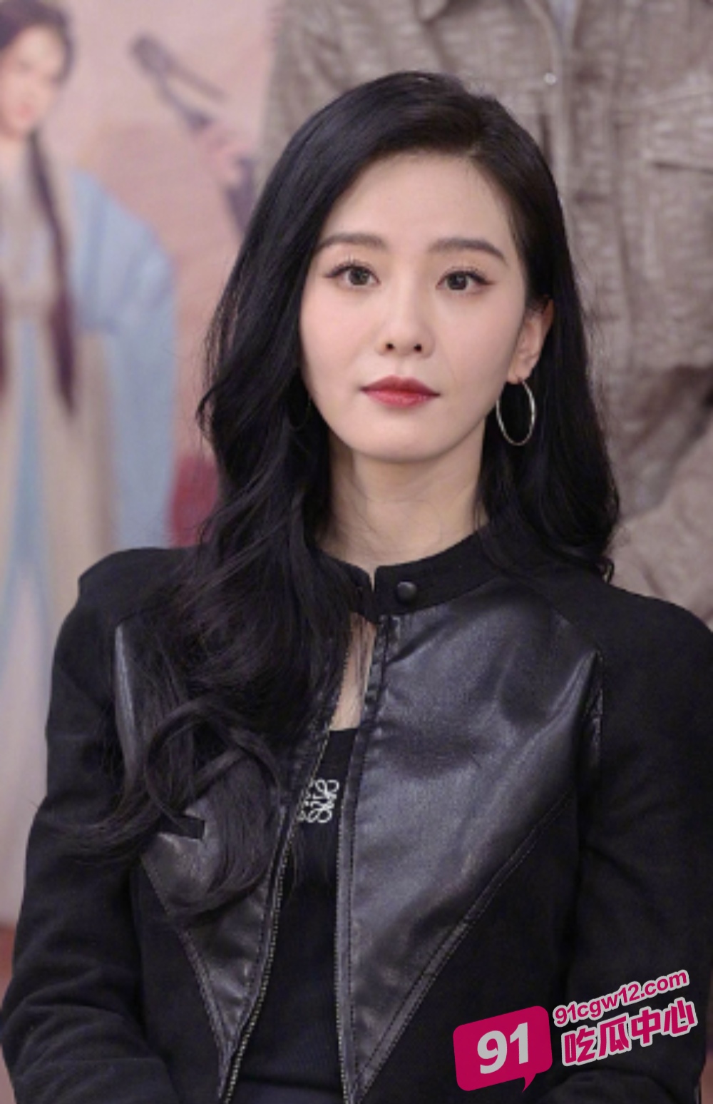 AI换脸女神刘诗诗化身性感女秘书在老板办公室被3p 抚媚表情艳丽十足 配图3