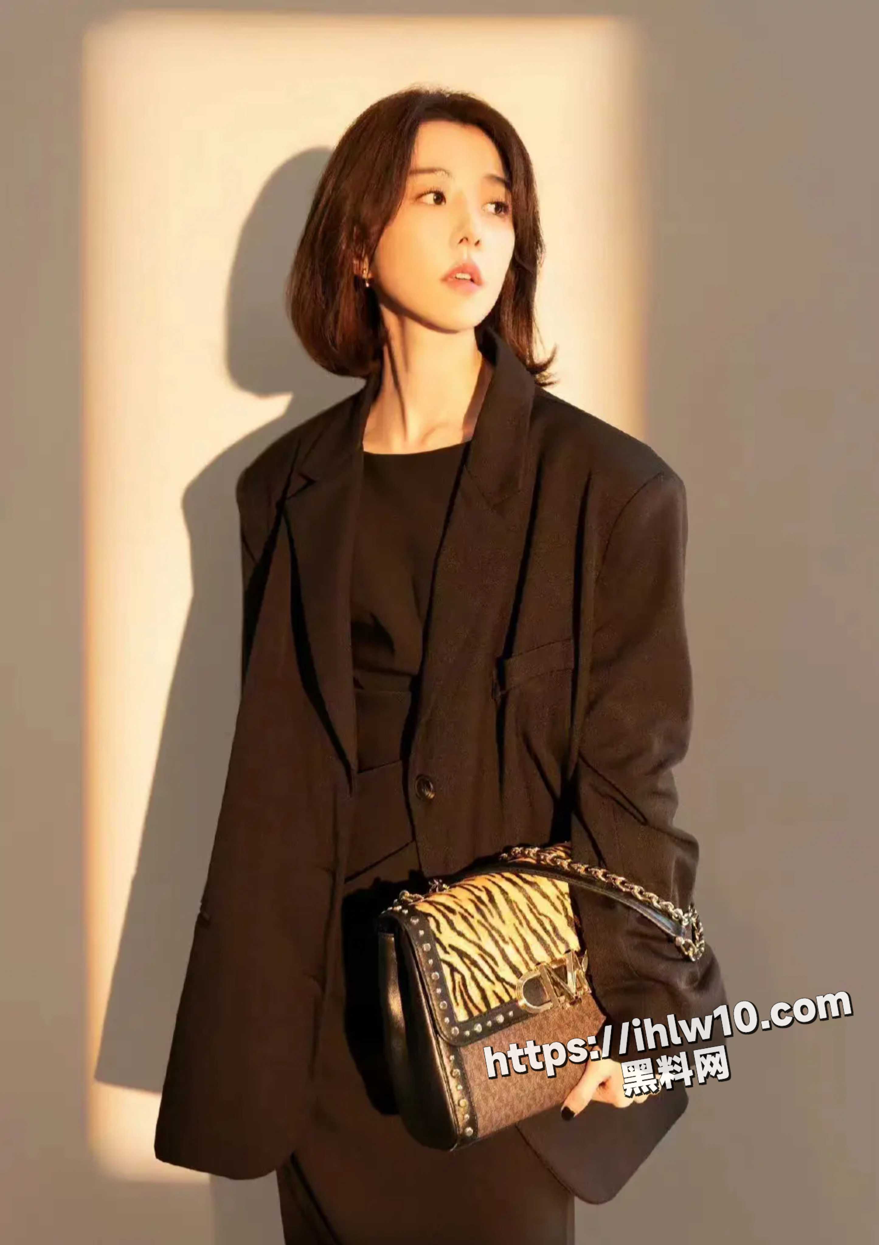 【为艺术献身女明星】超高颜值甜美可人邵雨薇 影视作品中走光露点！