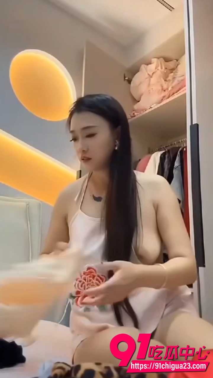 抖音网红闪现直播间内衣内裤走光露点7