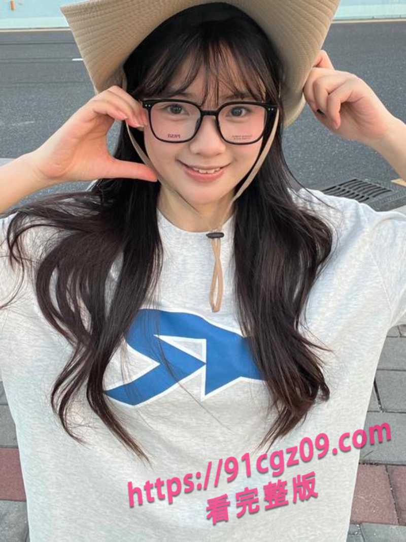 清纯女大学生竟是反差婊！肥美包子逼被男友的大棒爆操 叫声淫荡至极