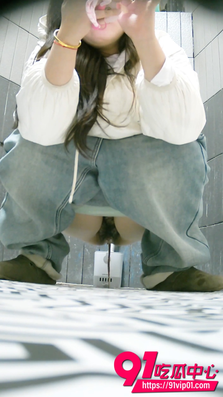 商场女厕偷拍3