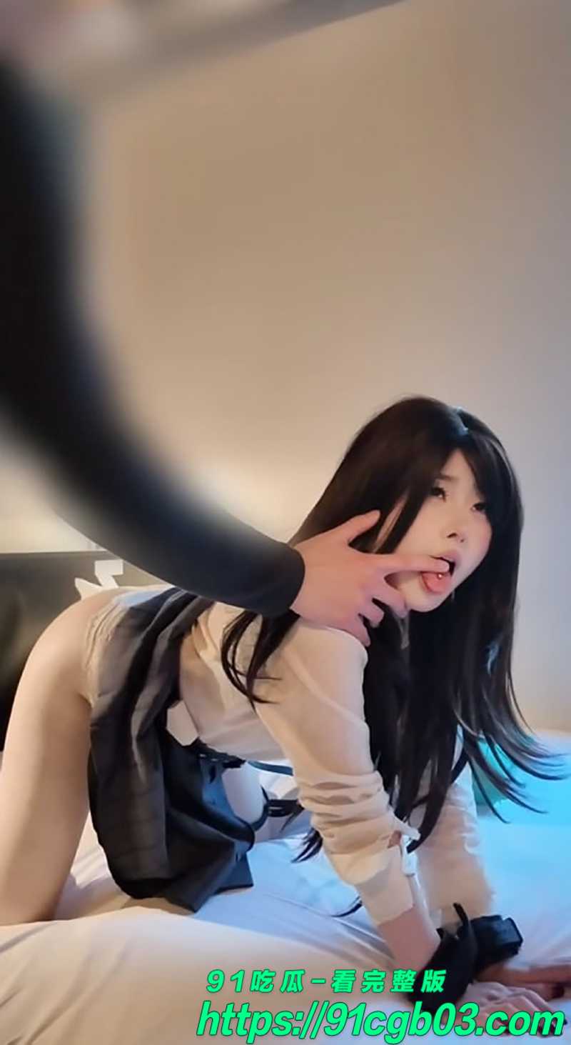 153 153