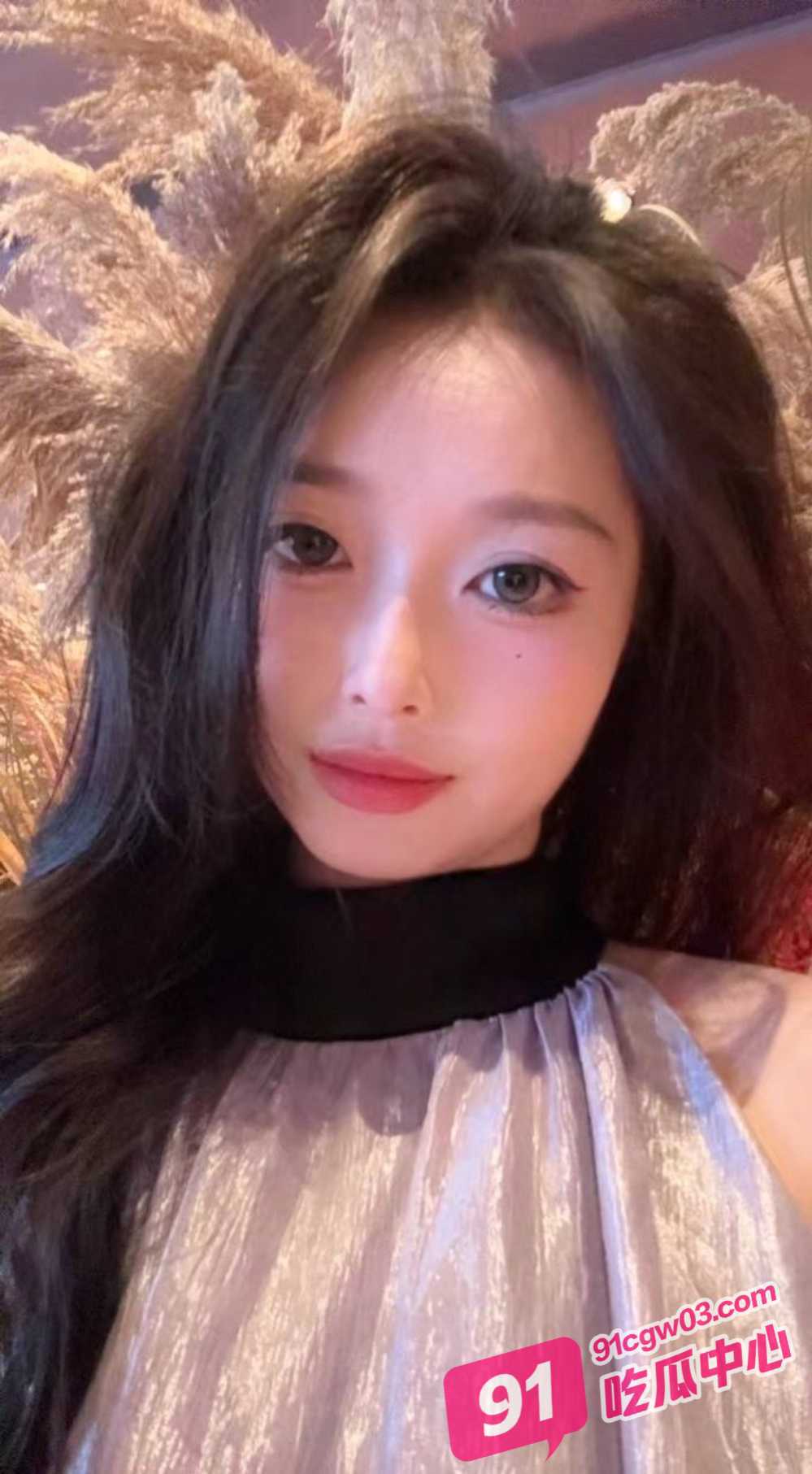 工地壮男约操外围辣妹！黑丝美女被多年没操过女人的男人爆操偷拍！ 配图2