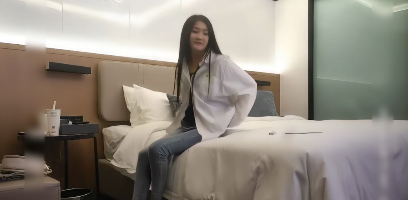 文轩探花小胖代班经典战萝莉学妹 自带开档黑丝特写口交后入猛操浪叫要死了！