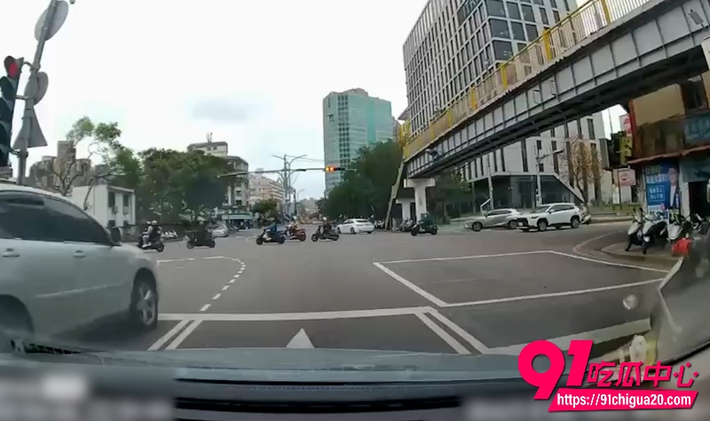 台湾新竹撞车1