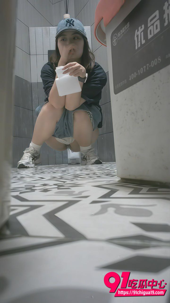 大神写字楼女厕偷拍视频7
