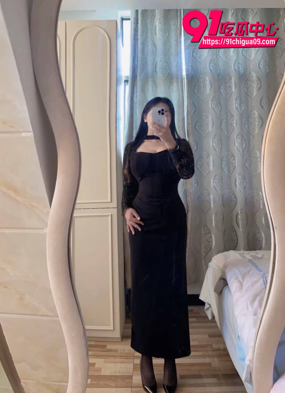 巨乳网红娜比淫装镜拍合集3