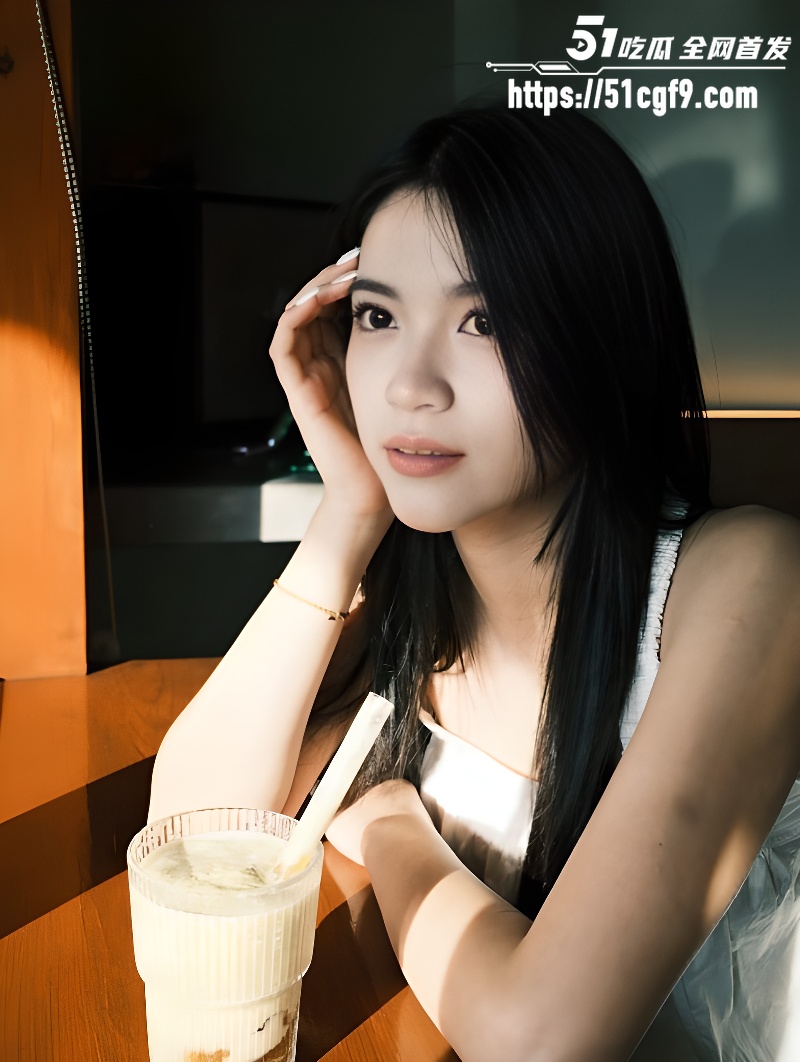 极品高颜值小网红 joeychu 1