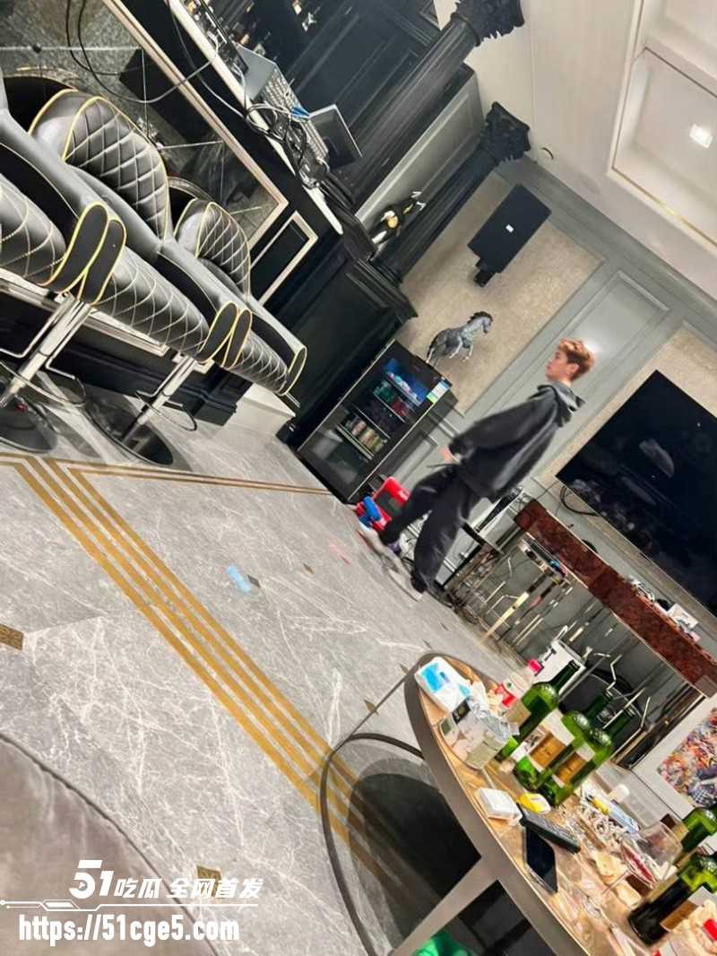 司晓迪曝光鹿晗关晓彤恋爱期间多次约炮030 司晓迪曝光鹿晗关晓彤恋爱期间多次约炮030