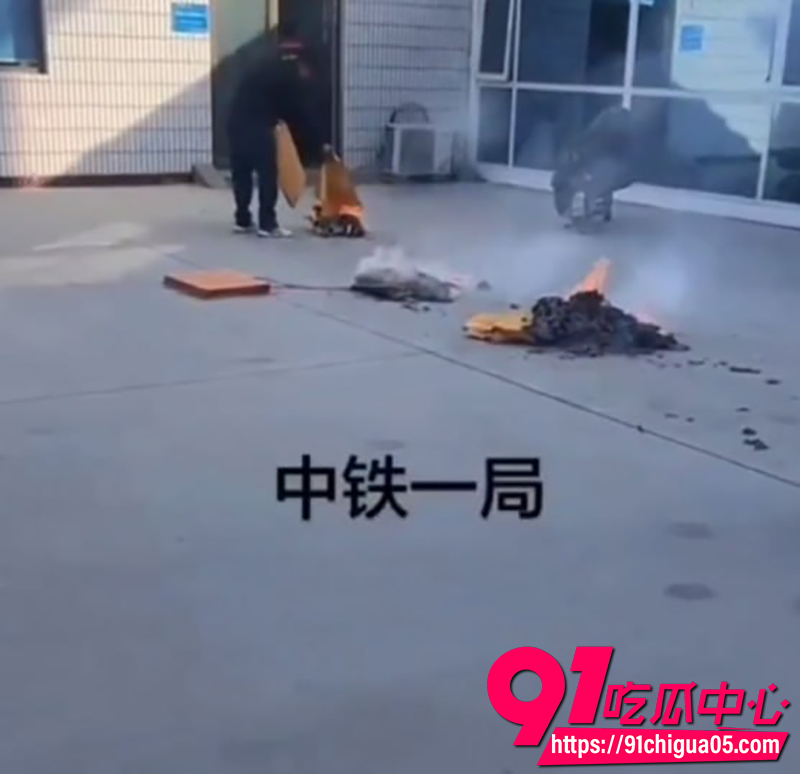 3河北唐山惊现红漆索命 4