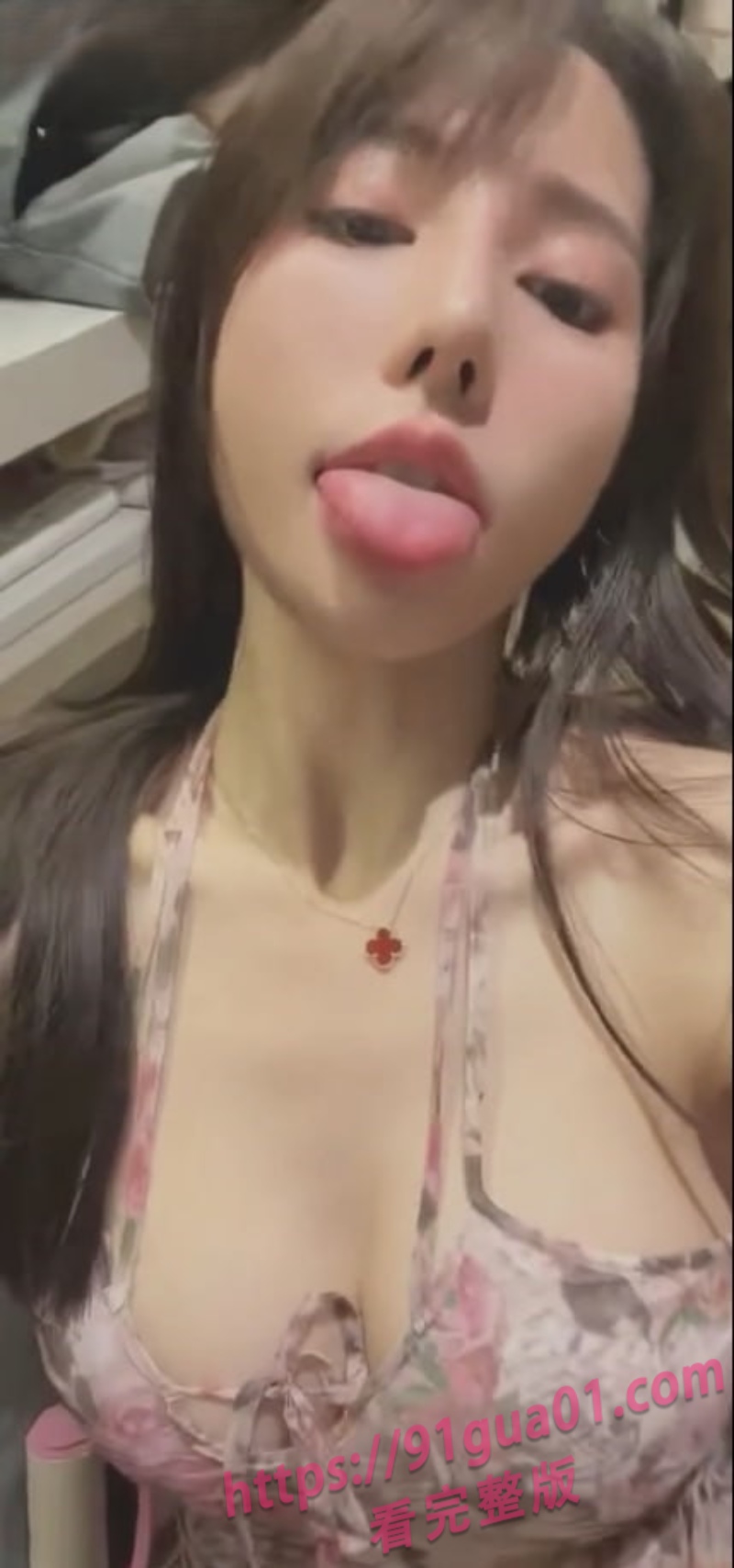 清纯小网红宁宁人设崩塌！旗袍裸聊录屏疯传全网 配图2