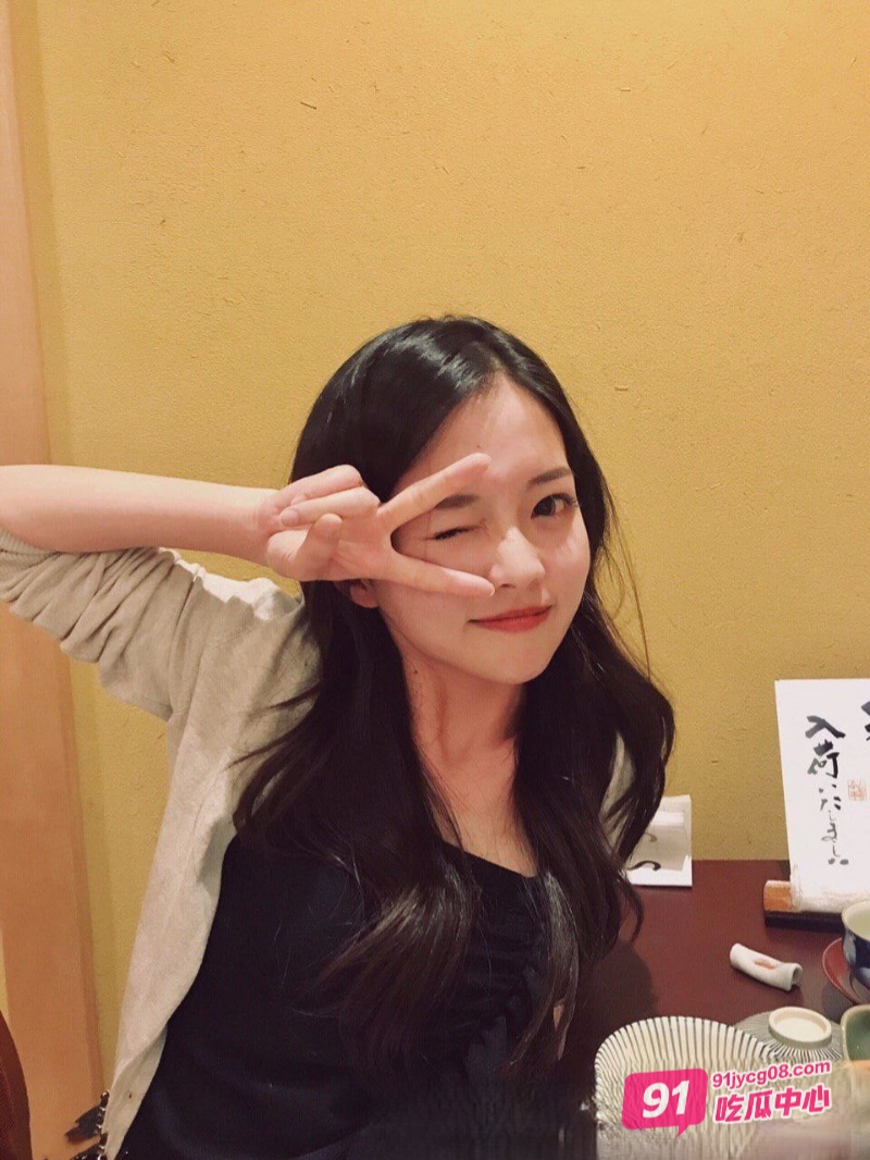 加拿大留学生李天宜 出国后成了小母狗 跪地深情舔大勾八~ 配图11