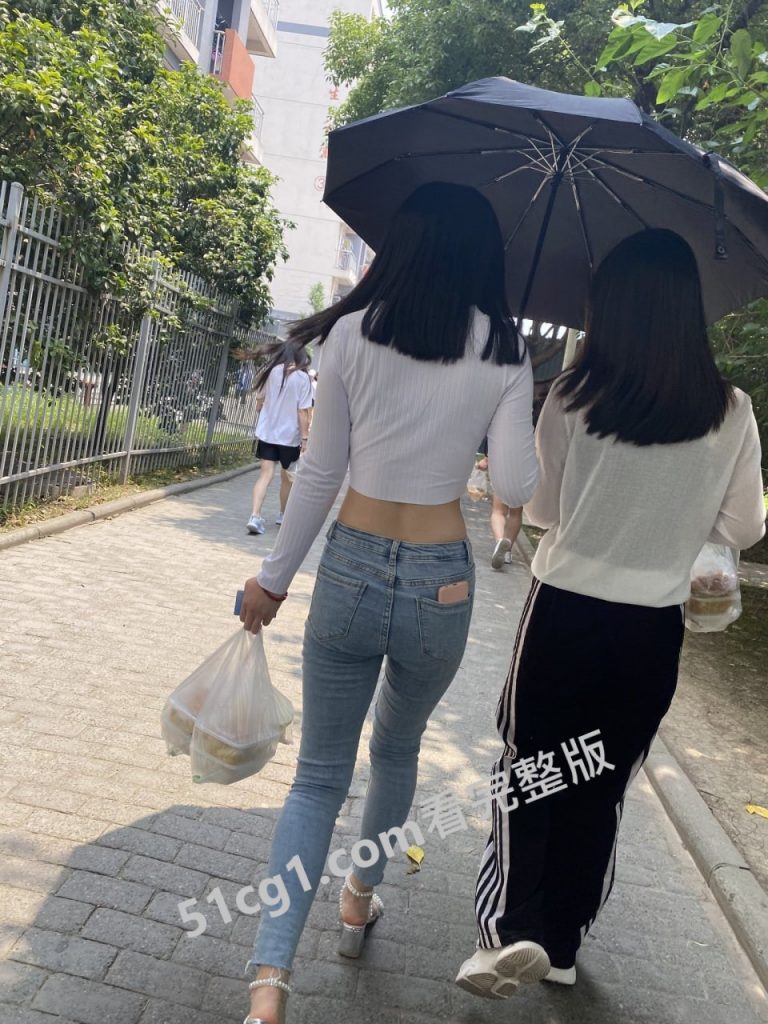 美腿女大生晚场兼职夜店DJ 被富少带去酒店开房