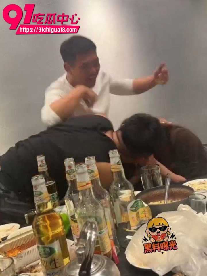 老婆同学聚会被老同学强吻吃豆腐3