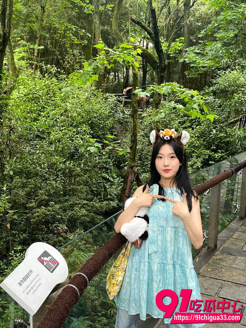 浙大商学院小母狗 爱笑的高颜值清纯甜妹 肥硕的大屁股完美契合浙大菲比称号