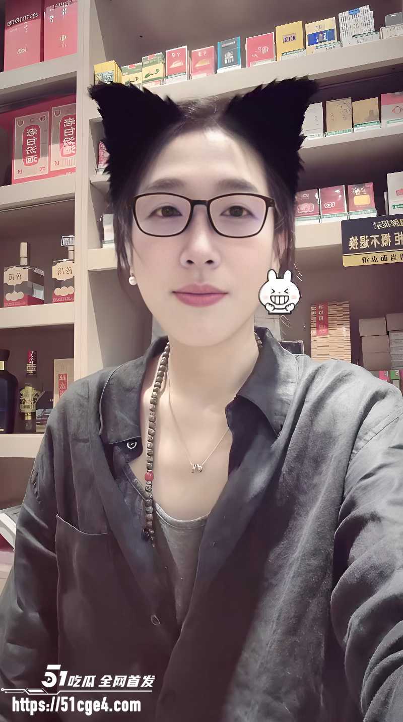 山西运城超市老板娘带儿子和同学3P乱交 2