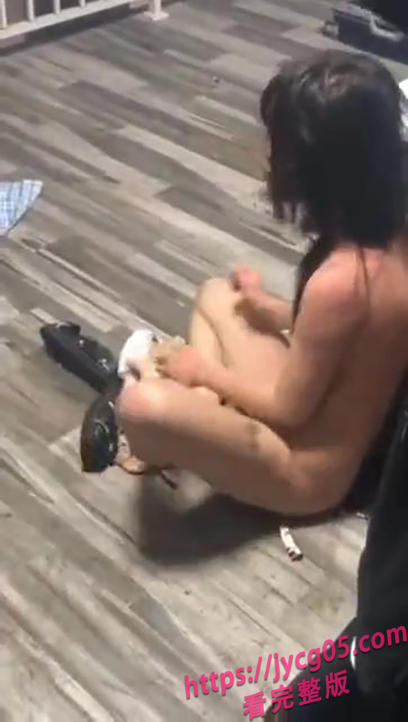 精神小妹霸凌学生拍下视频！被害视频传遍校园却无人敢发声！