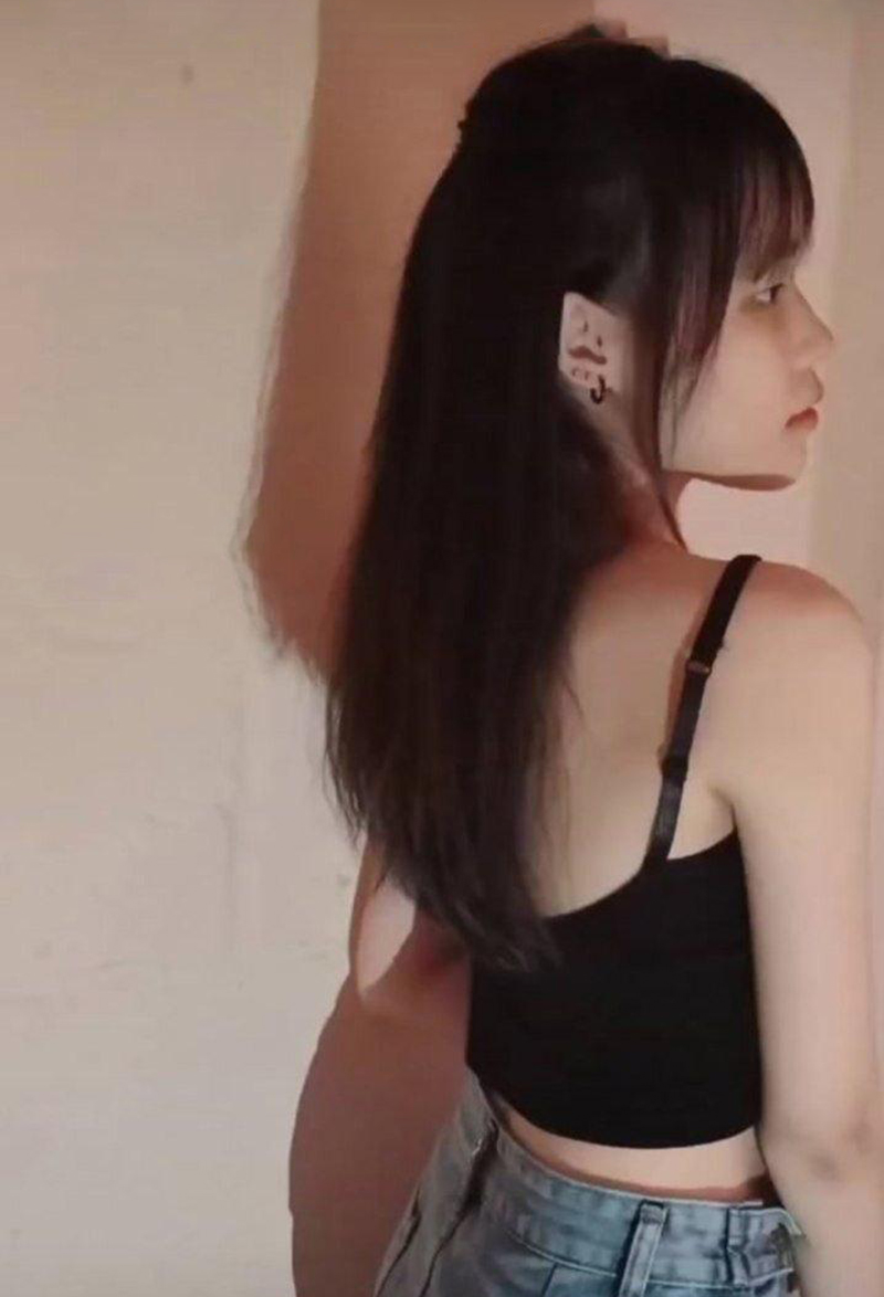 马来西亚反差小姐姐嘉欣露脸脱衣洗澡自慰4 马来西亚反差小姐姐嘉欣露脸脱衣洗澡自慰4