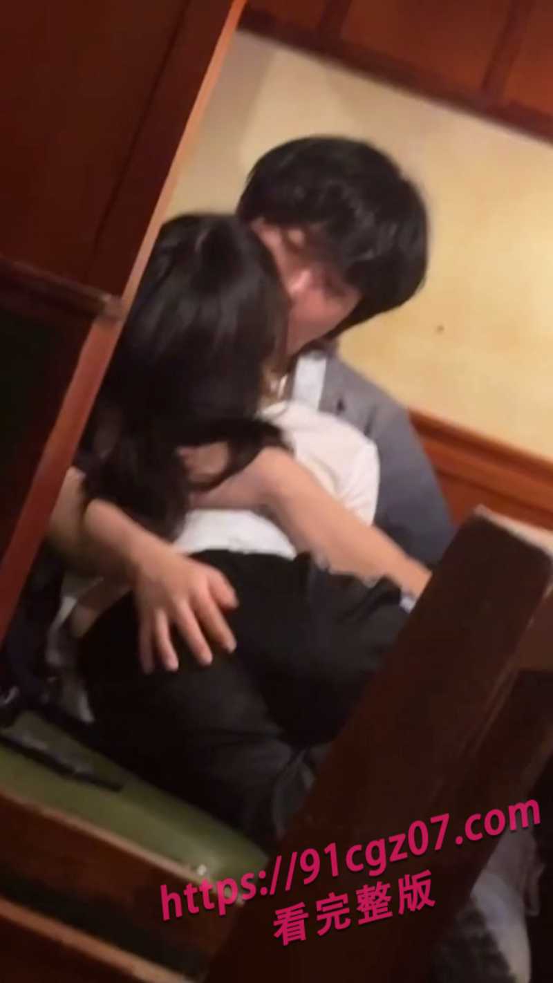 青岛呱呱叫冰淇淋台东店情侣性爱网页素材3素材水印版