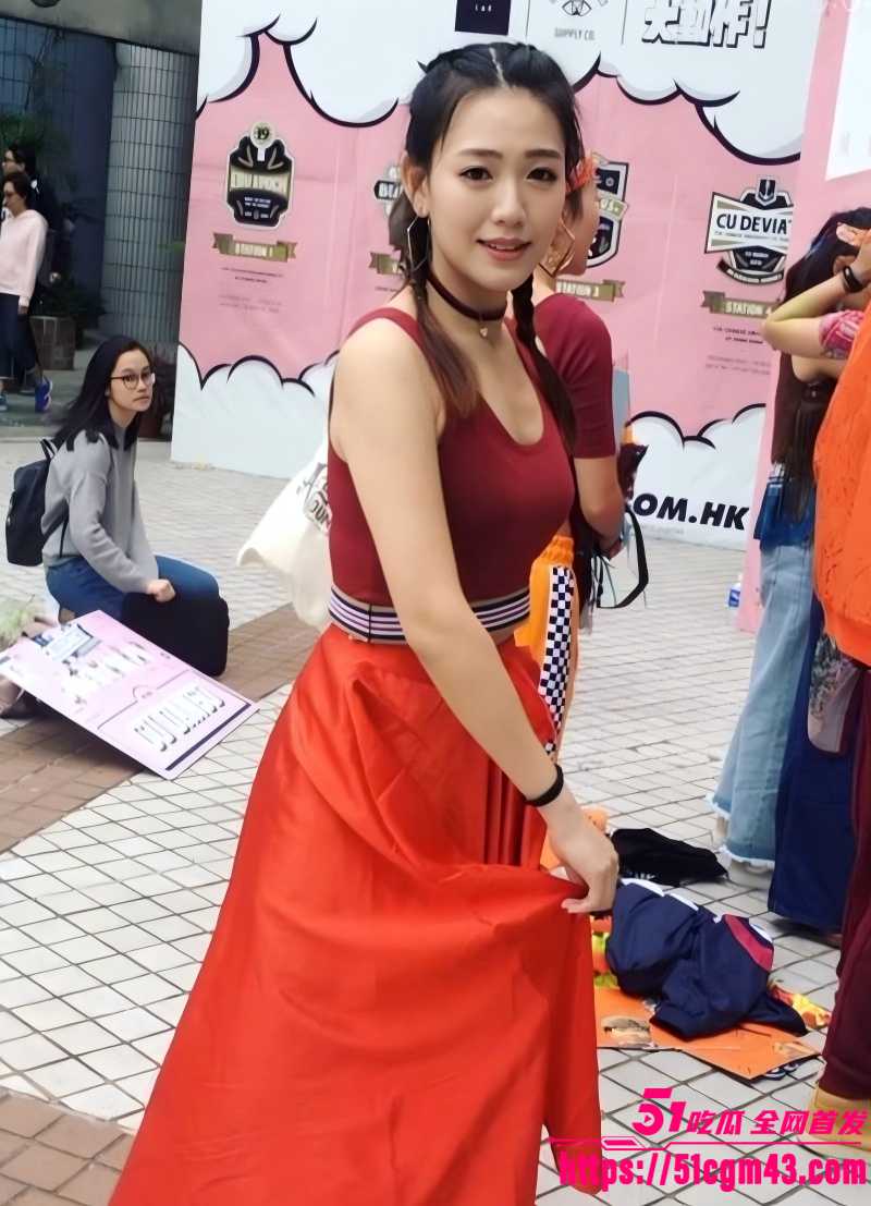 女教师出轨被调教喝尿05 女教师出轨被调教喝尿05