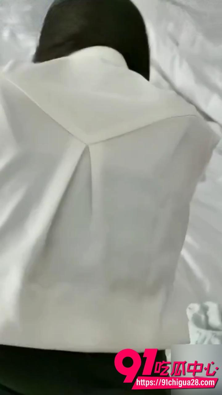 漂亮表姐穿着OL制服第四次和表弟做爱6