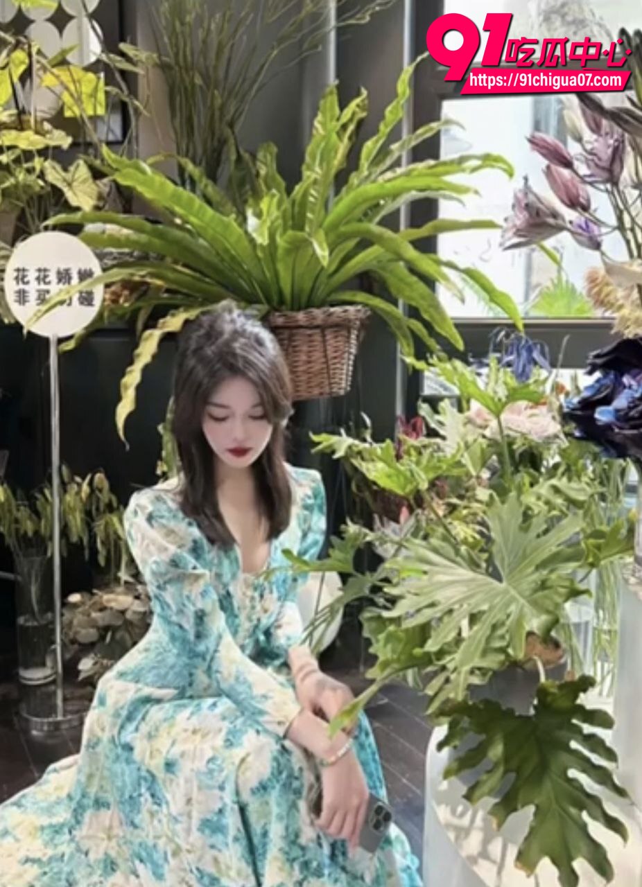 河北美术学院高颜值美女口交做爱3
