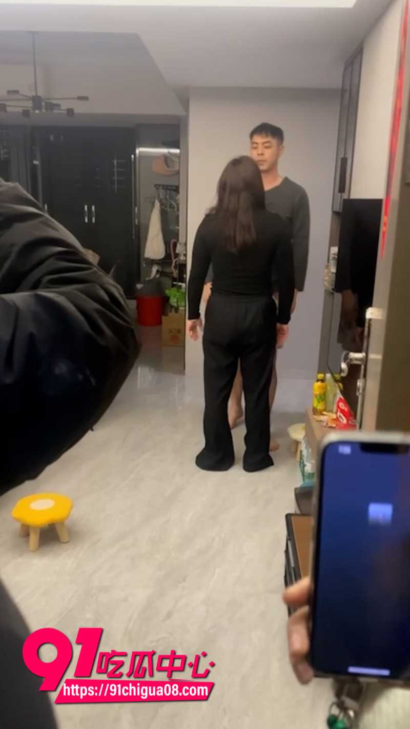 潮汕帽子叔叔出轨被原配抓奸在床4 潮汕帽子叔叔出轨被原配抓奸在床4