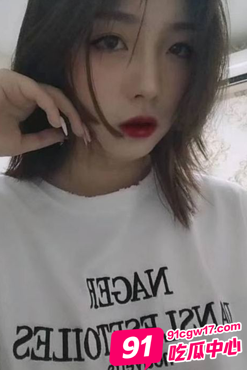 长春性奴辉夜姬约三单男酒店玩4P 轮番抽插调教从头干到尾 简直不要太刺激！ 配图4