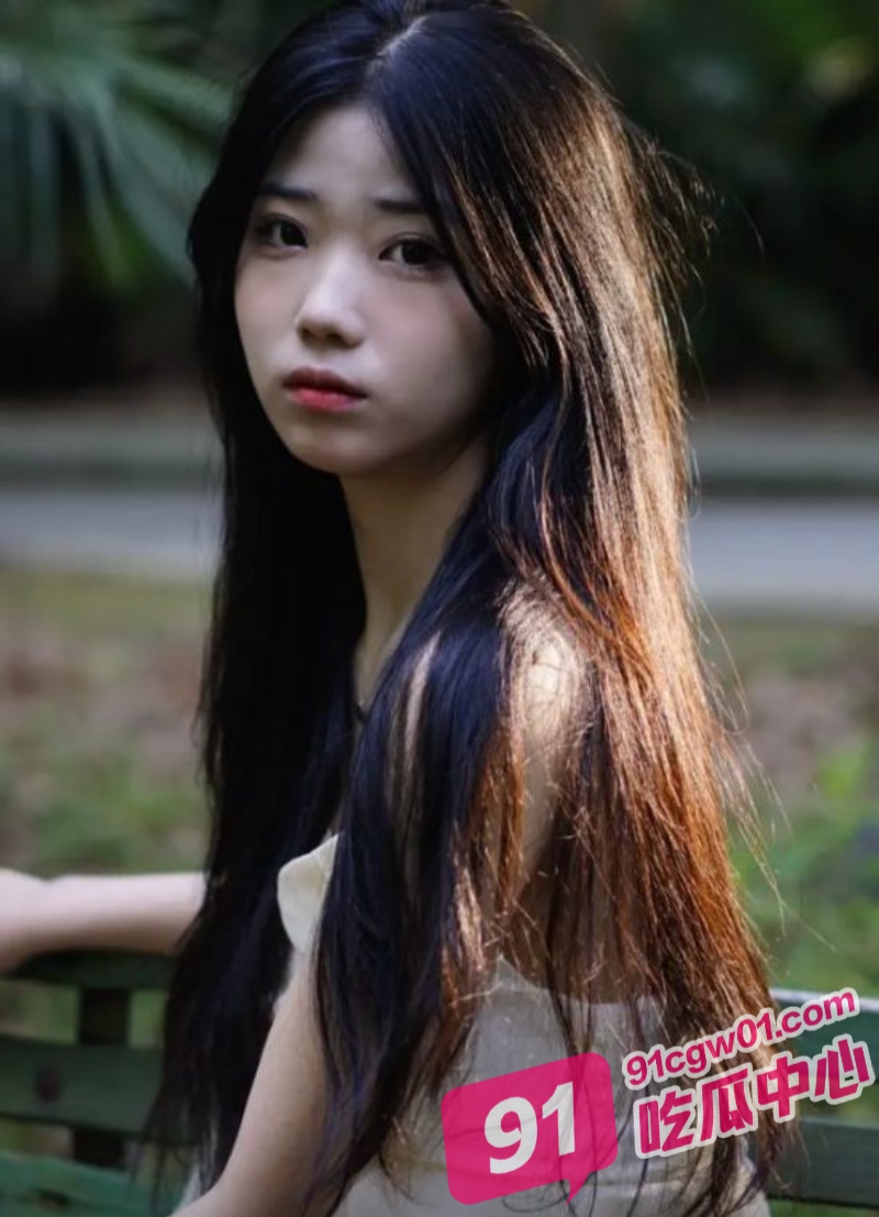 G奶正妹邓映梦脚踏五条船被发现 正牌男友直接自曝两人做爱视频鱼死网破！