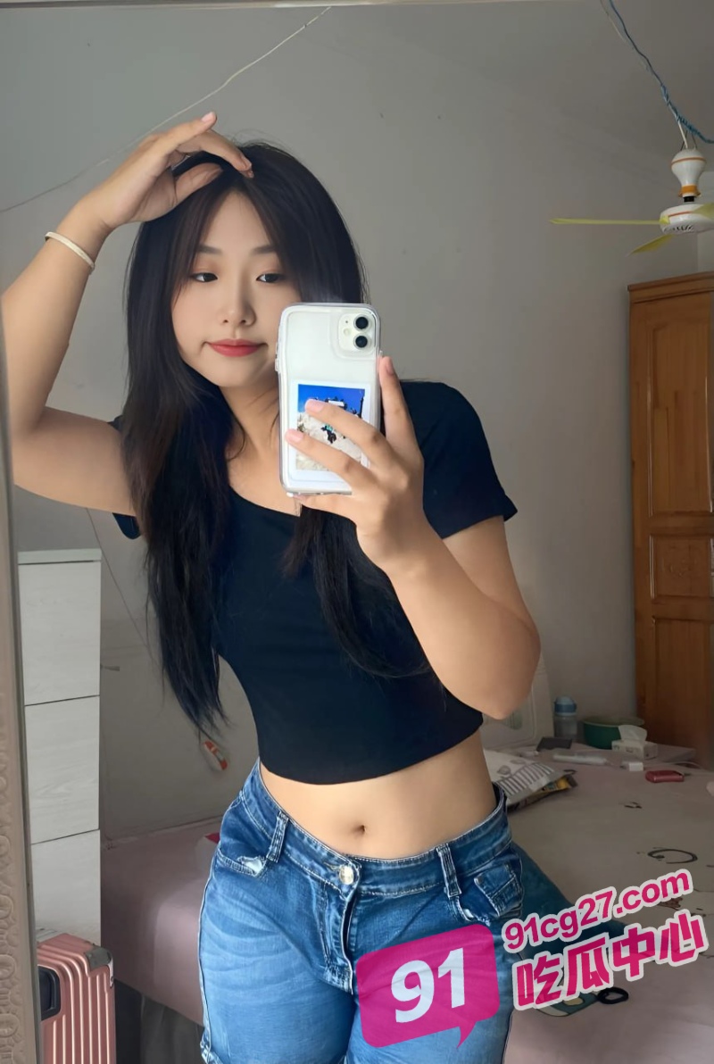 重庆台球厅助教梁欣欣 充值就送包间服务 妥妥的公交车遭泄密!