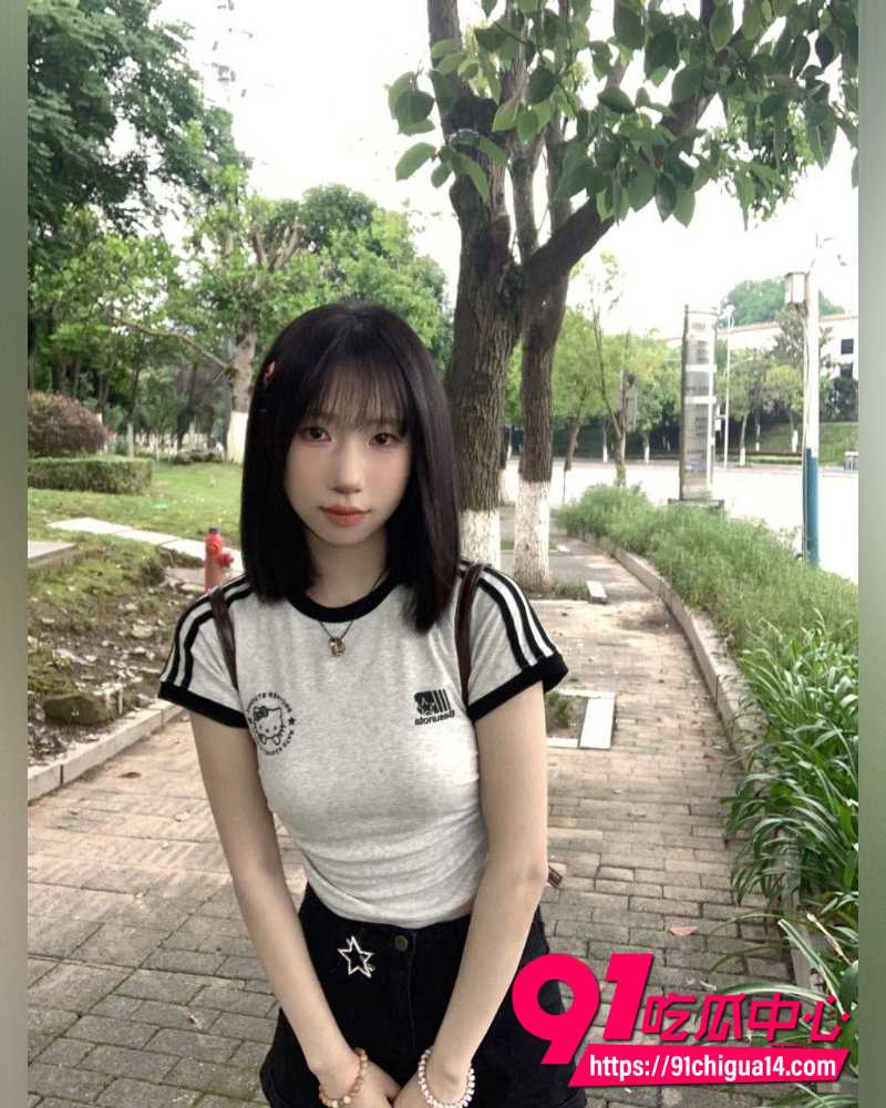 成都幼师贾琳琳 因给男友戴绿帽 大量淫荡视频被曝光!