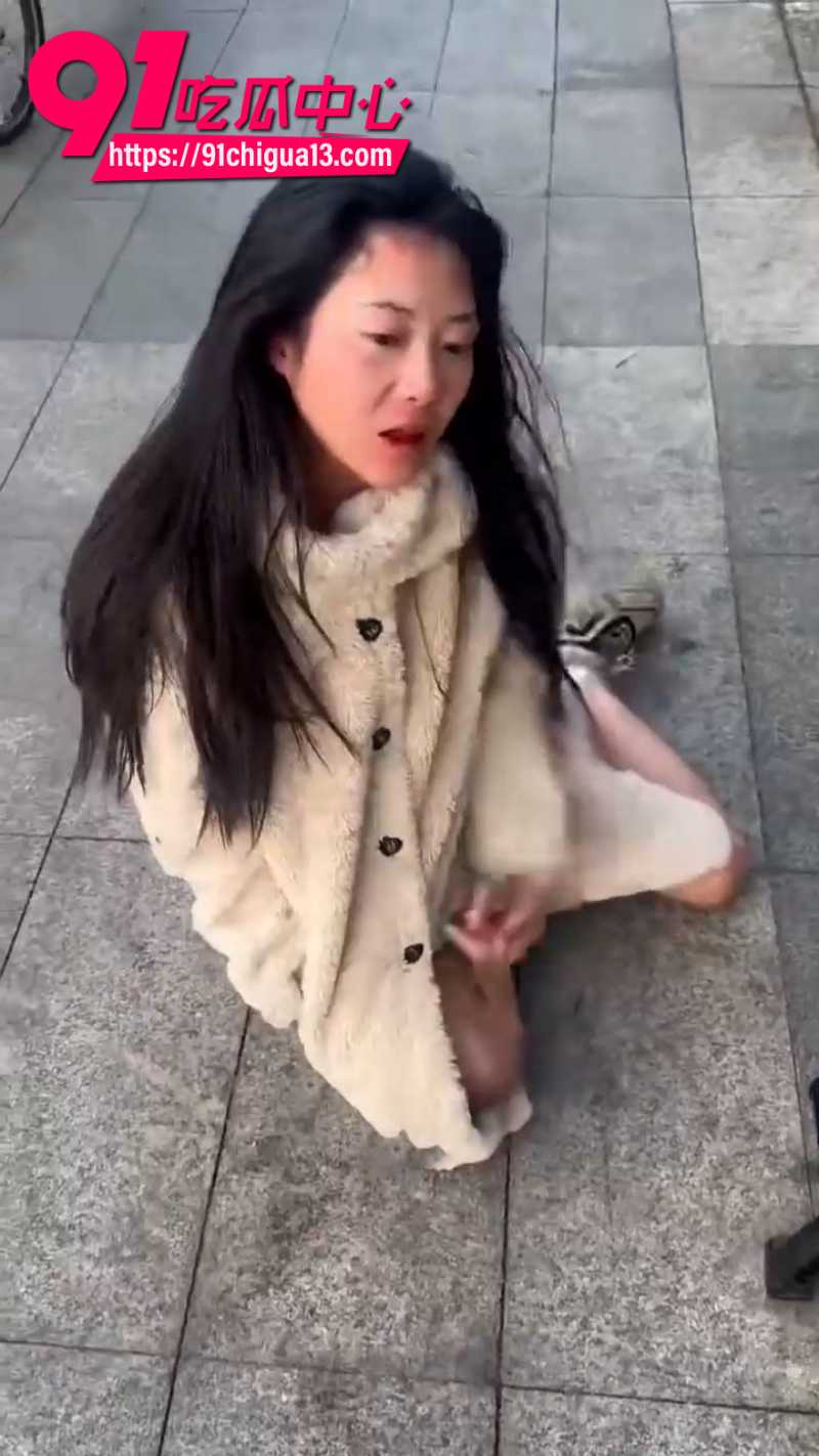 虎门木然庞凤华出轨被对象暴打14