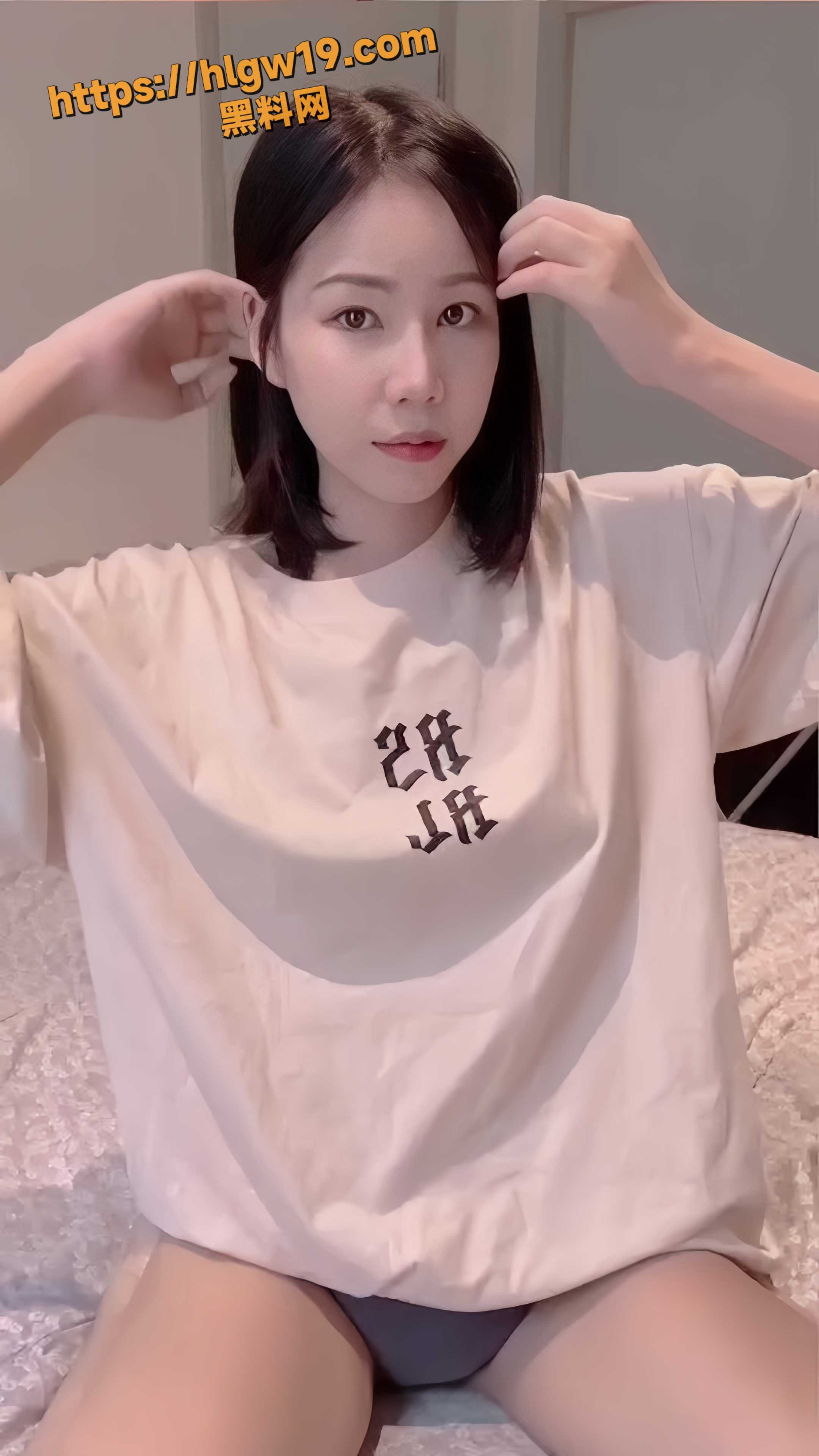 OnlyFans 清纯女神 pymex9 自拍福利视频合集 性感内衣诱惑 浴室湿身揉奶摸逼画面极致反差！