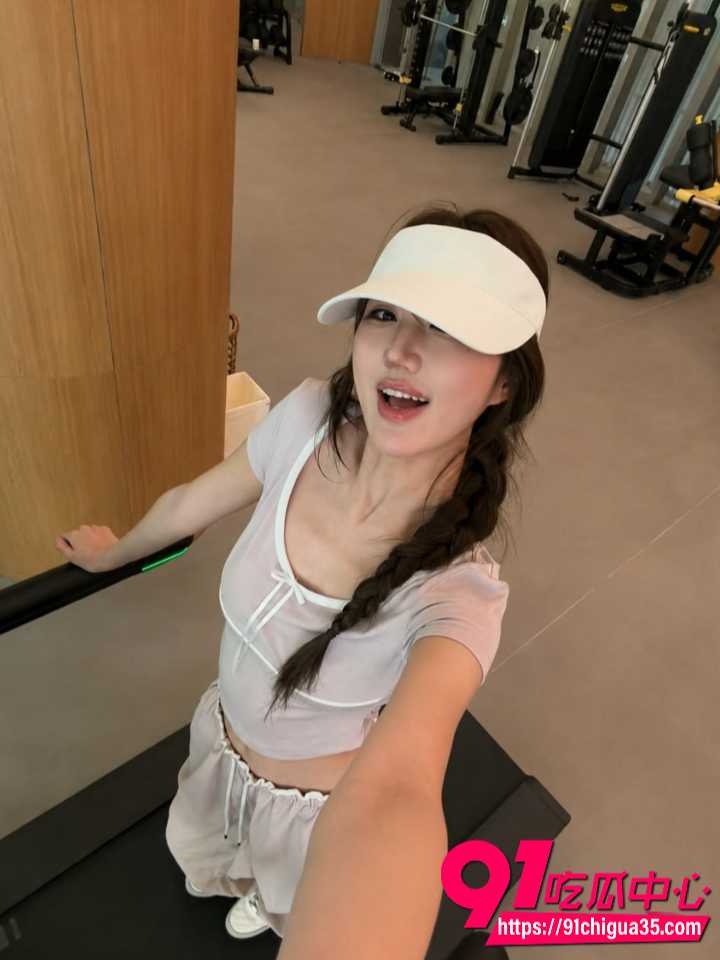 青岛女教师薛千千出轨学生19