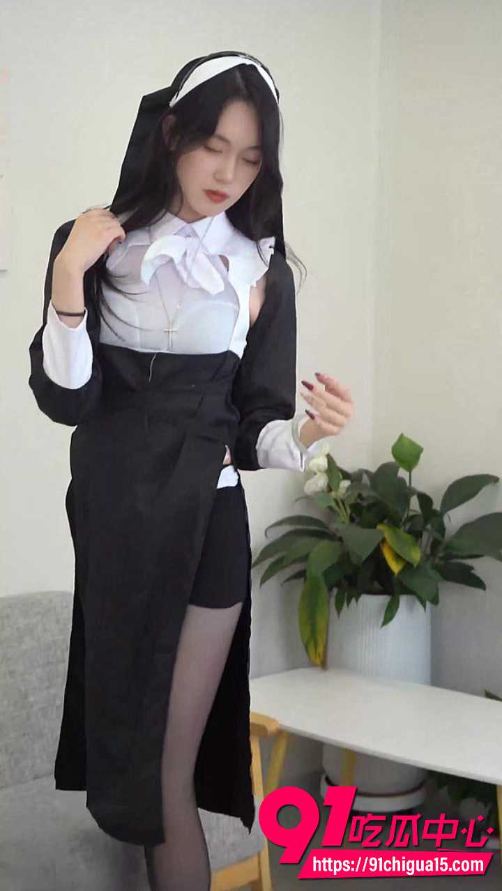 黑丝修女禁欲反差诱惑炸裂2