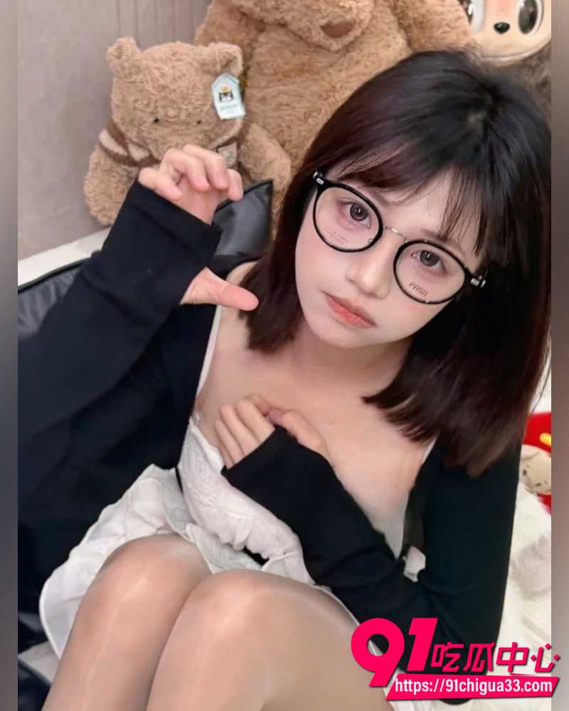 抖音网红英雄王李海伟人设崩塌 闺蜜实名曝其选妃骗炮吃软饭 甚至拍视频威胁! 抖音网红英雄王李海伟人设崩塌 闺蜜实名曝其选妃骗炮吃软饭 甚至拍视频威胁!
