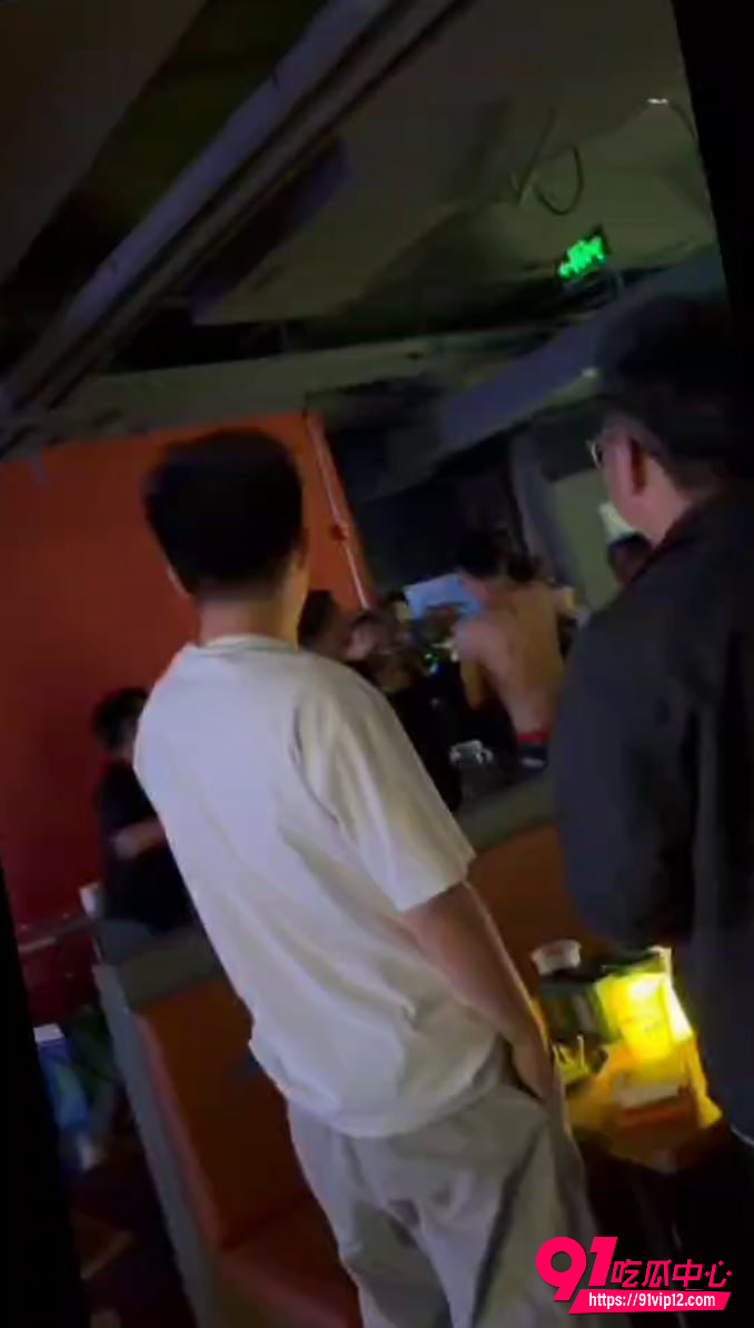 精神小伙1
