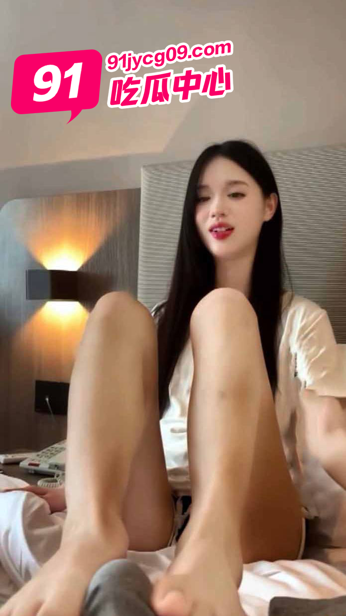 恋足癖专属～美女帮金主足交榨精满脸奉承讨好！