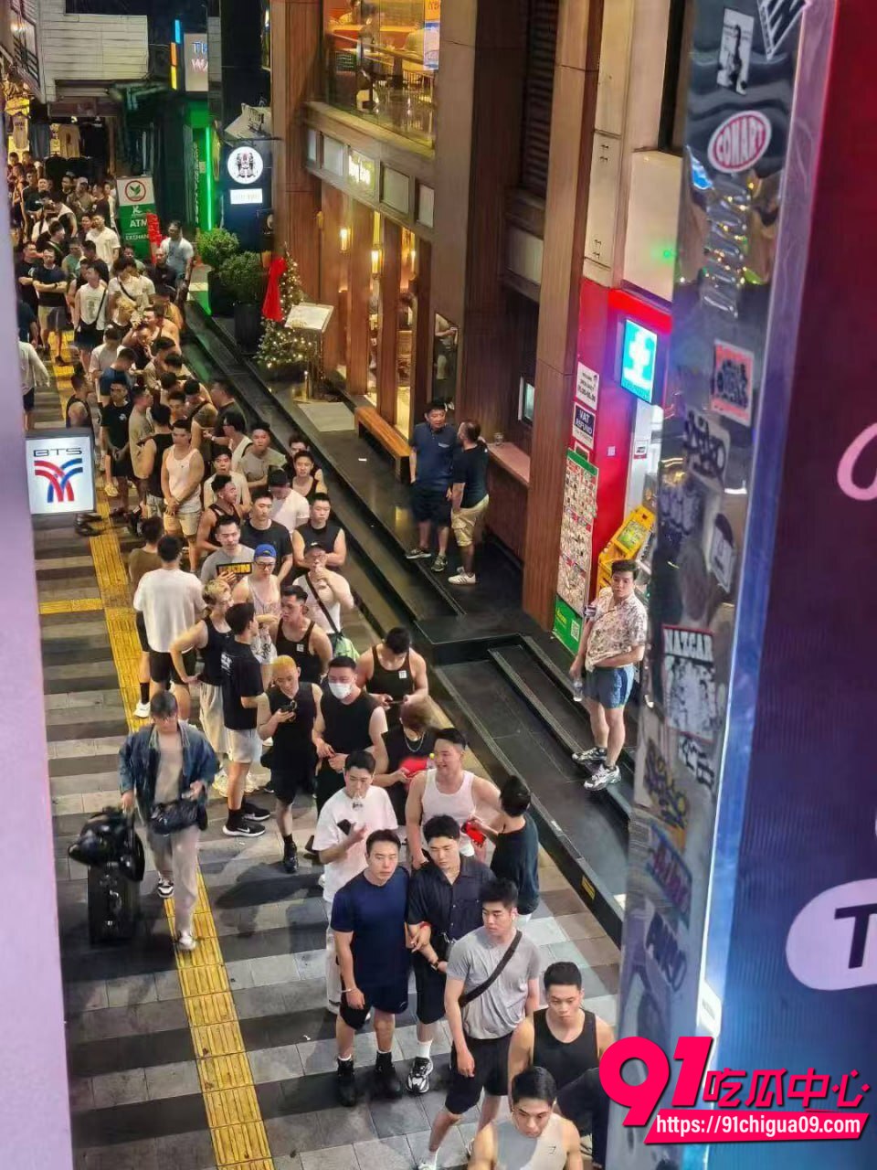曼谷男同大群P岔肛2