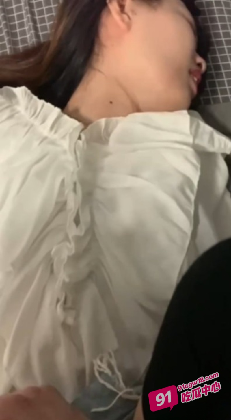真实勾搭服装店老板娘～和老公长期分居两地 “你以后就是我的男人”