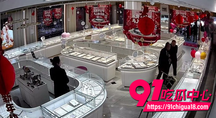 苍溪周大生砸店现场监控1