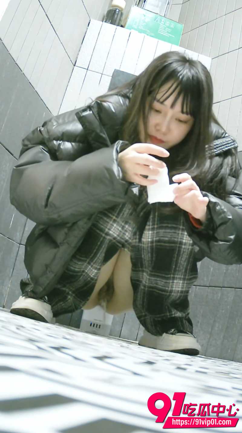 厕所偷拍视频 3