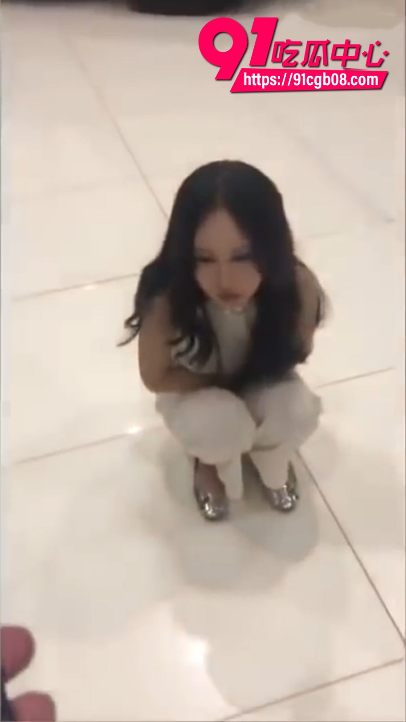 富二代约绿茶婊 欣杨 车展大胆调教4