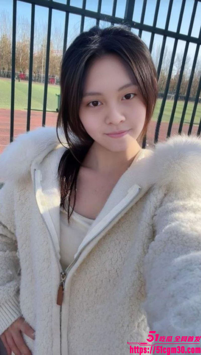 贵州大一新生沈菲裸贷视频 4