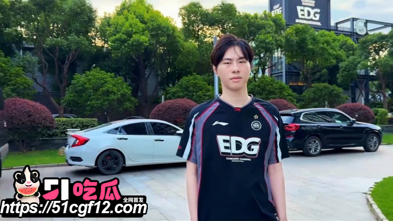 LPL第三赛段EDG2比0零封TT04