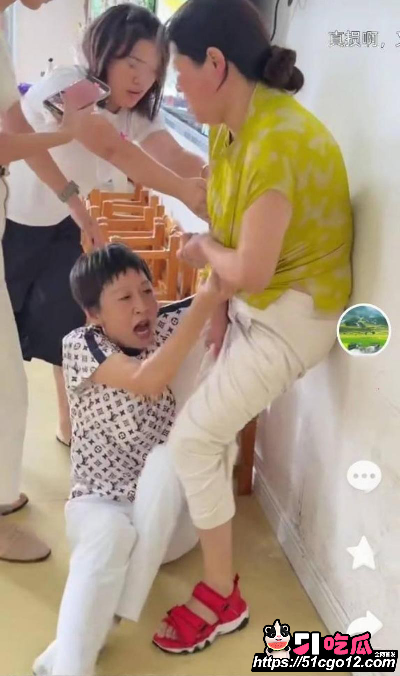 山东烟台莱阳幼儿园打人事件012 山东烟台莱阳幼儿园打人事件012