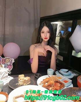 广西极品淫妻刘娜与炮友3p视频曝光 完美身材黑丝诱惑撸管必备尤物