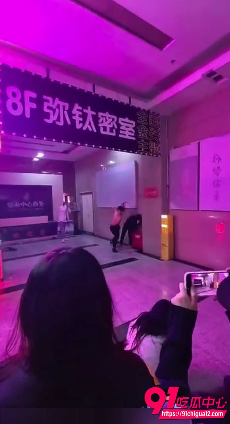 精神小伙1V3事件 4 精神小伙1V3事件 4