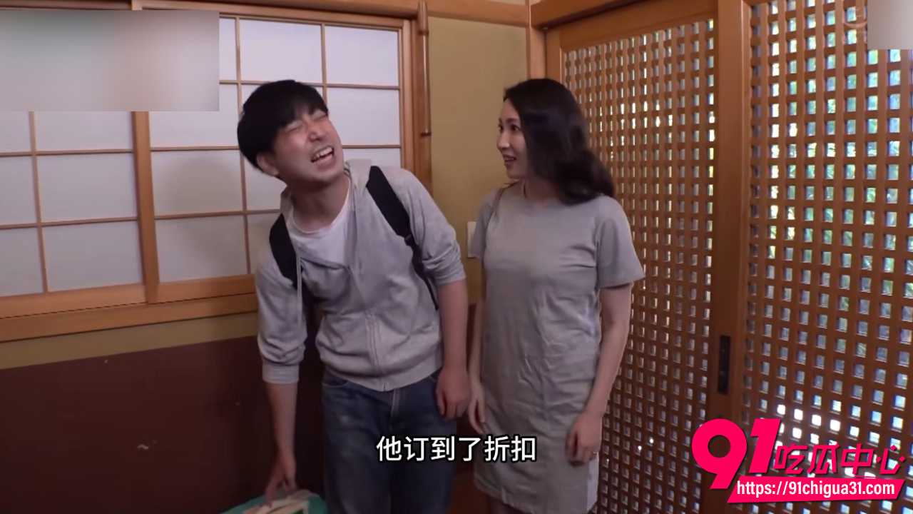 温泉系列精品之作 假期泡温泉惨遭三个鲜肉围攻 老婆粉嫩骚逼被轮流猛操