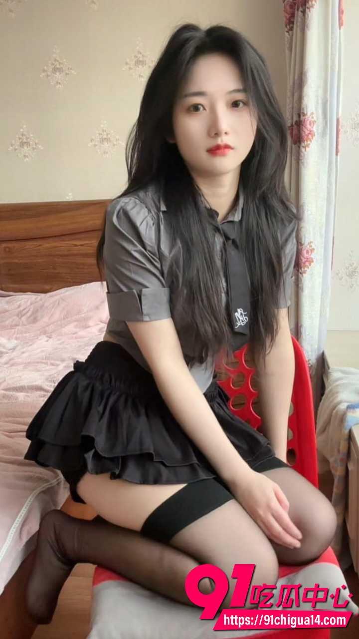 黑丝吊带骚妹翘臀大腿诱惑爆棚合集8